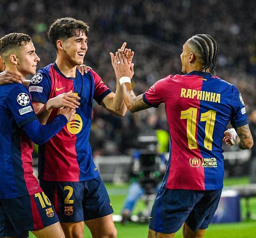 巴萨血洗多特蒙德,范佩西一己之力扛起全队的简单介绍 巴萨血洗多特蒙德,范佩西一己之力扛起全队的简单介绍