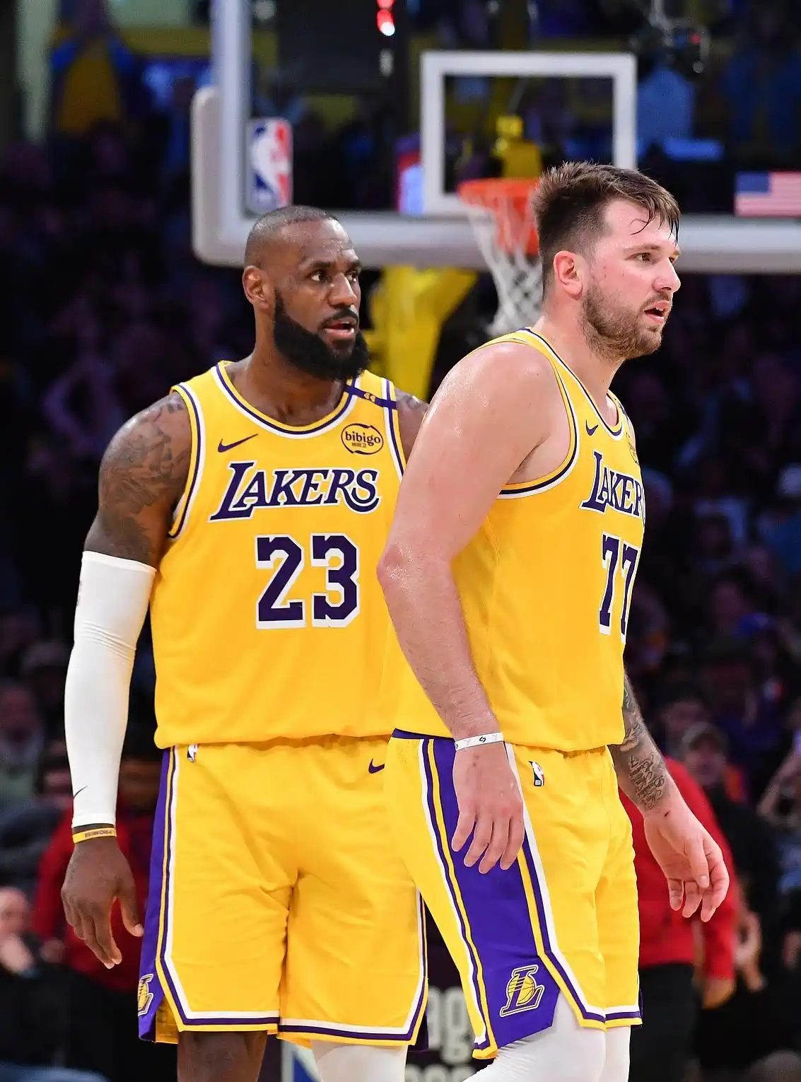 包含湖人B队险胜塞尔维亚男篮，瓦兰丘纳斯制霸全场的词条