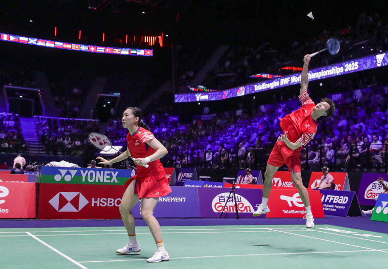 包含英格兰羽毛球队横扫泰国羽毛球队，林丹送出助攻的词条