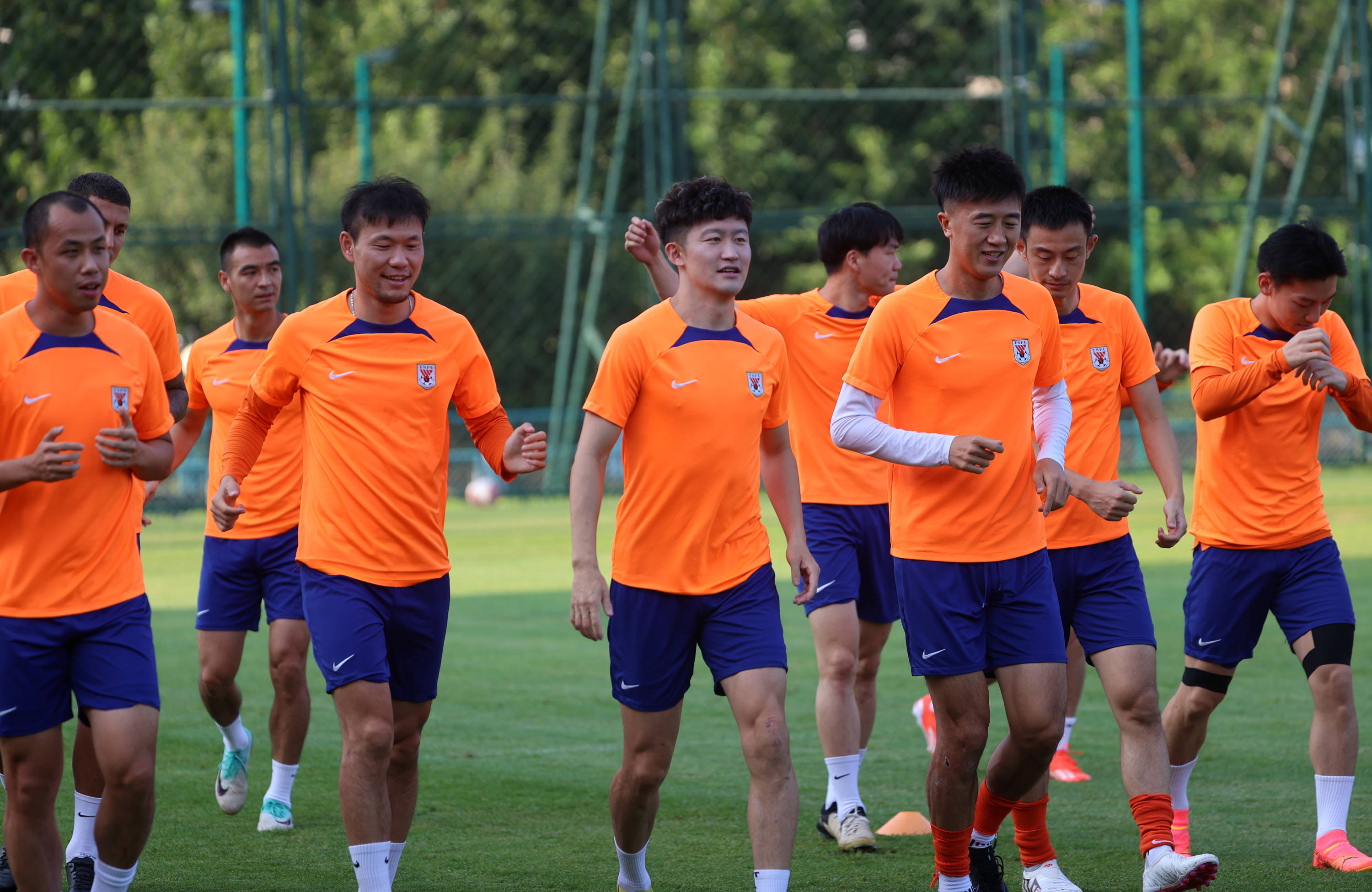 关于新赛季首轮遭遇强敌，球队信心遭受考验的信息