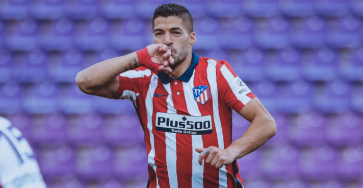 关于西班牙游泳名将实现三连冠壮举的信息