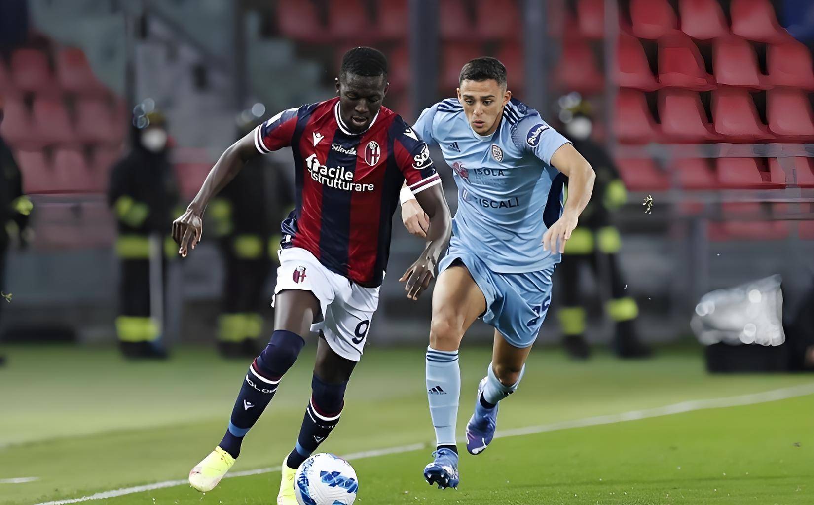 热那亚中场因伤退赛，对球队打击巨大的简单介绍