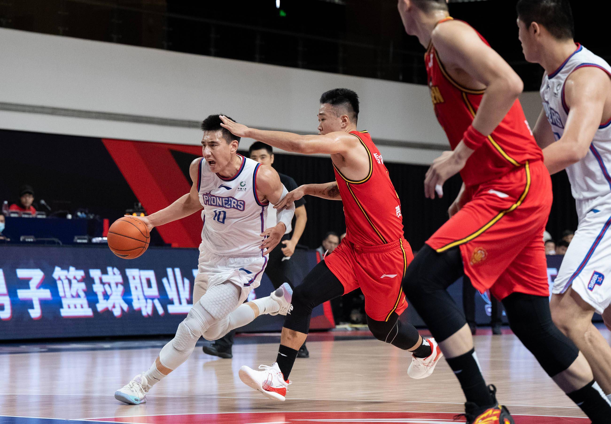 中国篮球职业联赛:球员们准备全力以赴战斗的简单介绍 中国篮球职业联赛:球员们准备全力以赴战斗的简单介绍