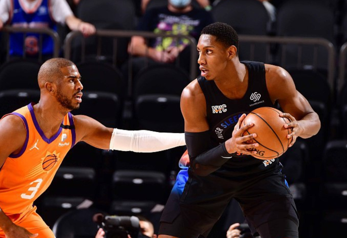 包含上海队鏖战天津队，保罗带队取胜的词条