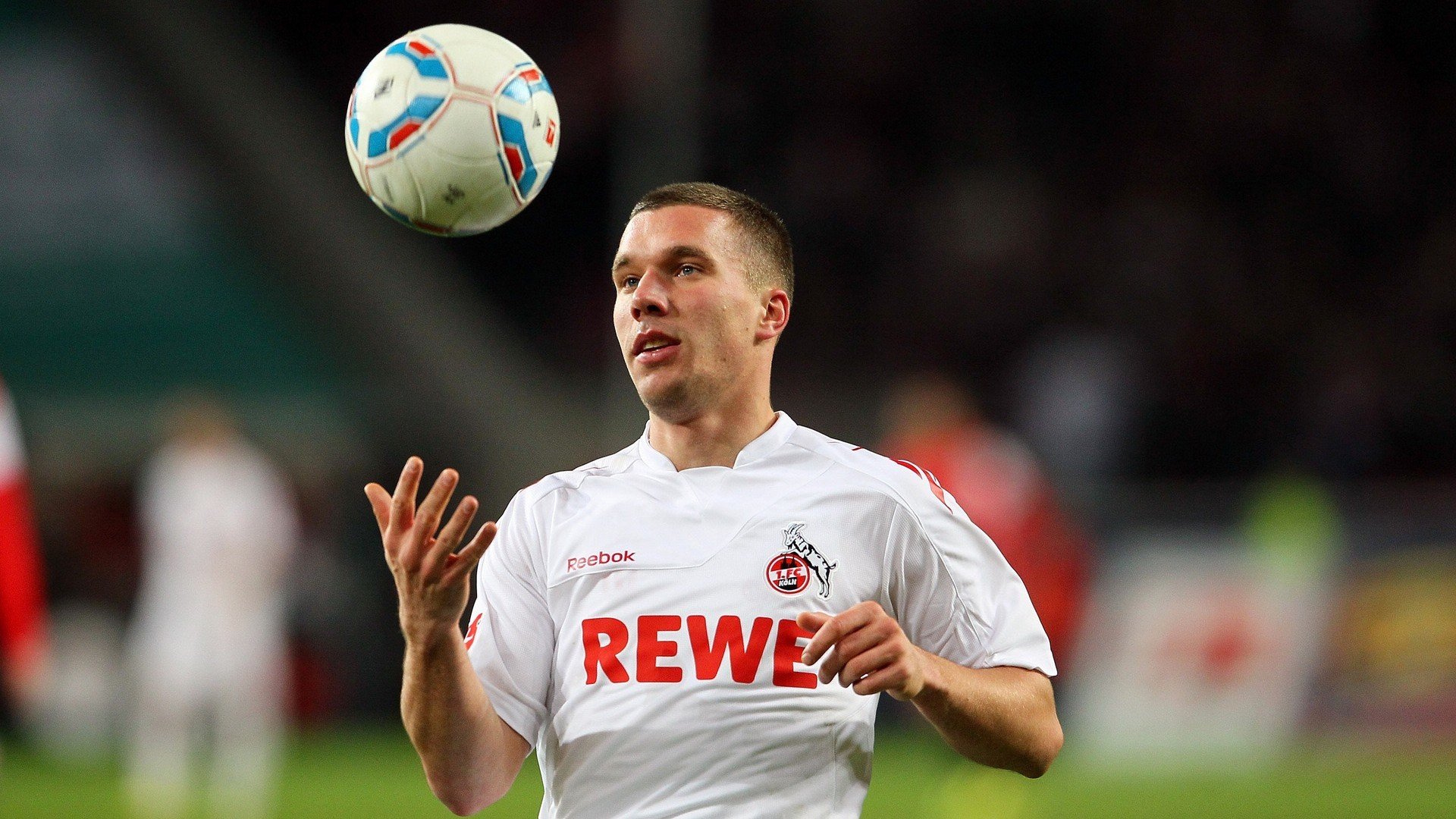 双线争冠与绝境反击，德甲焦点战启示录与贝蒂斯掀翻皇马之谜