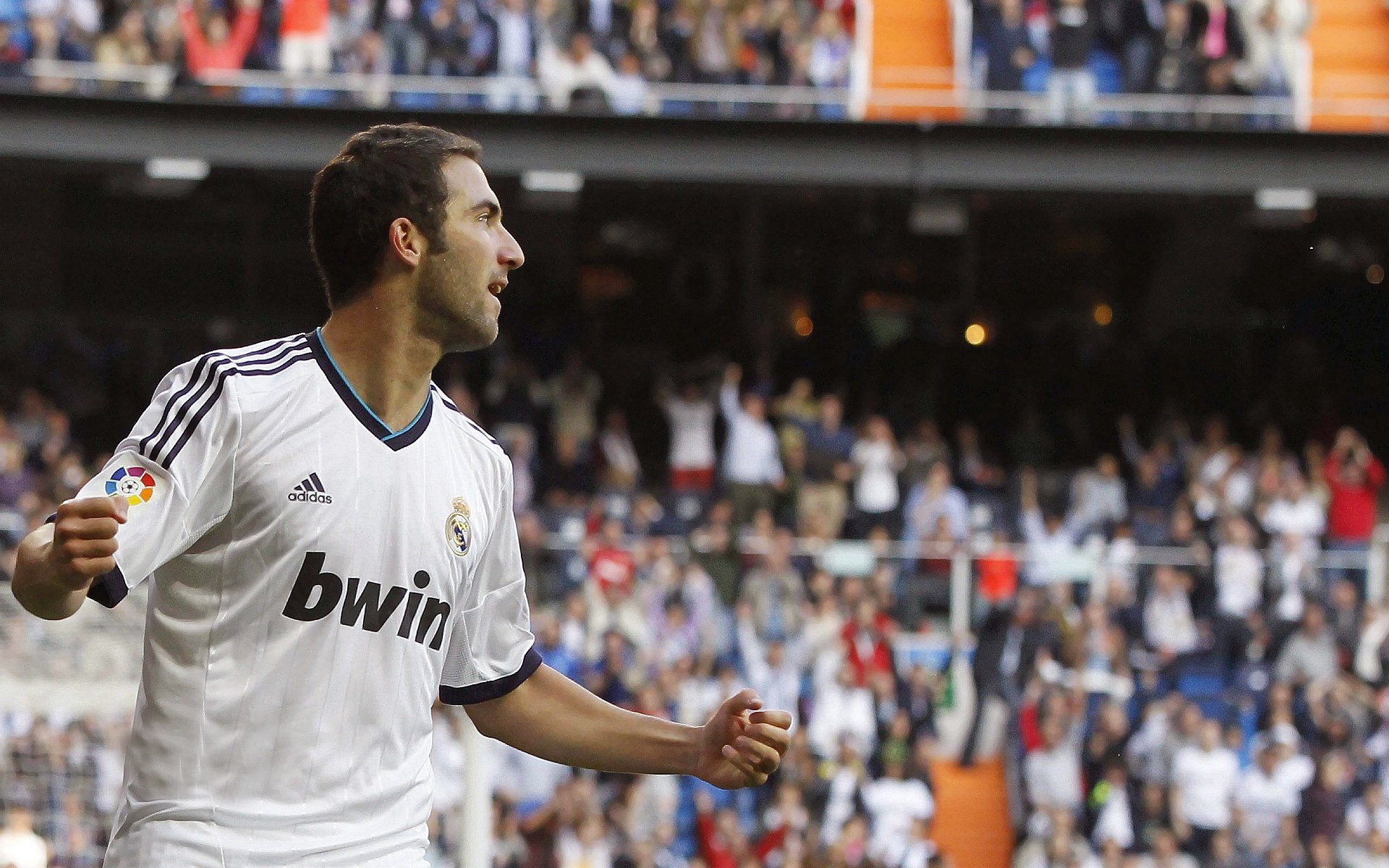 绿茵场上的意志对决,黄喜灿稳定输出助克罗地亚鏖战苏格兰