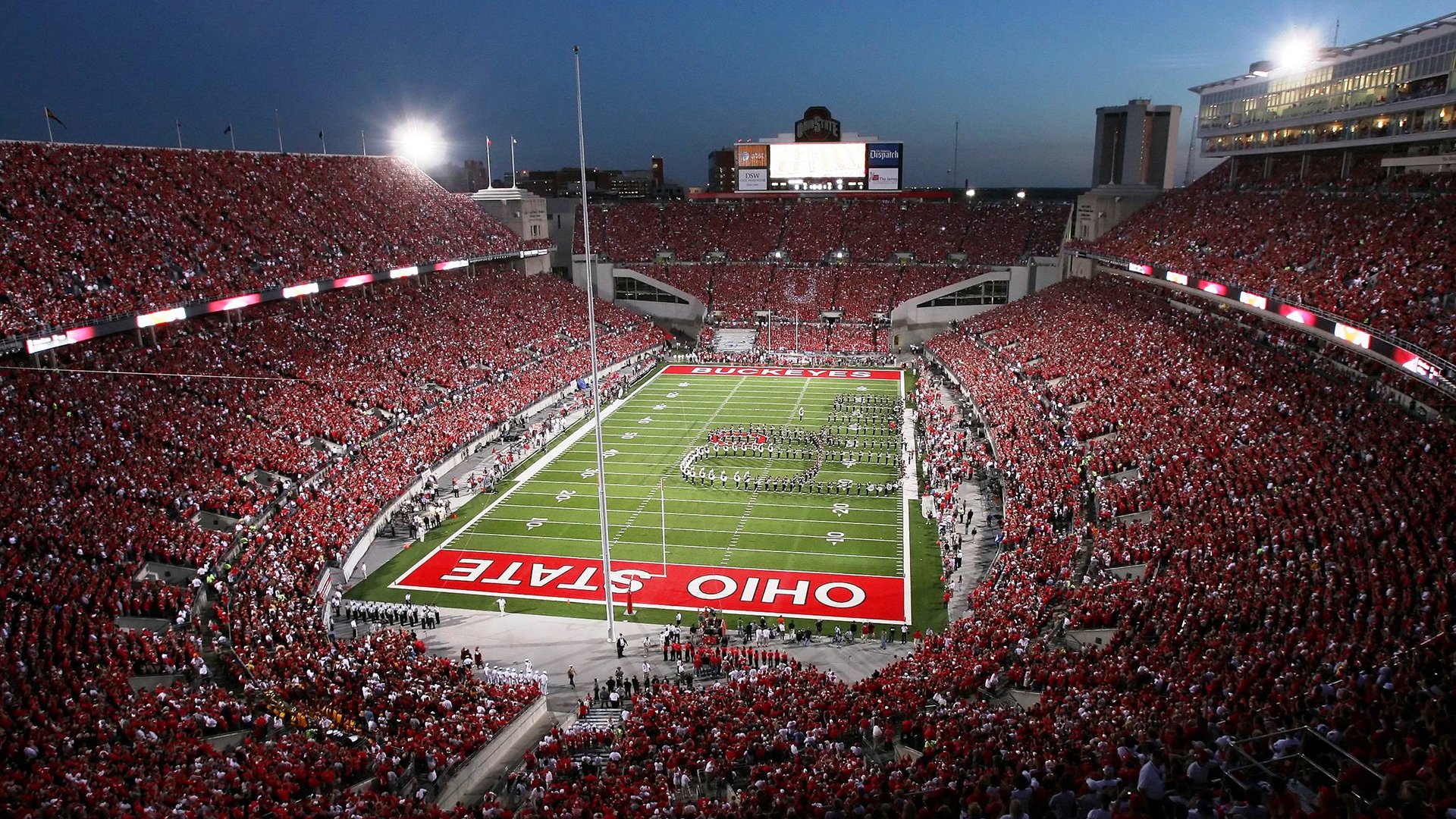 赛道上的红色风暴，维斯塔潘火热状态助红牛绝杀威廉姆斯